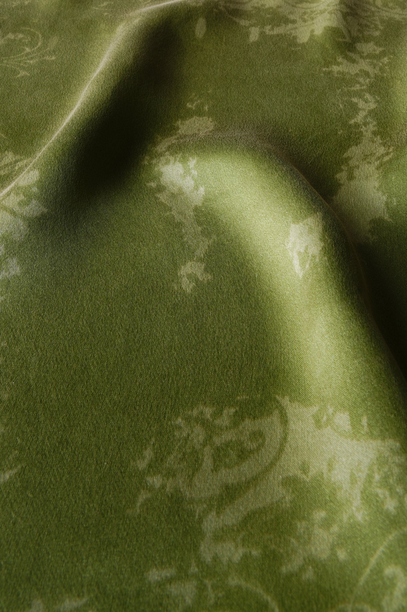 DIBADIB | Velvet Reverie Silk Pocket Square - Vintage Green